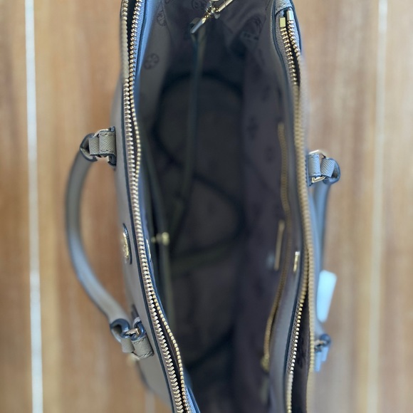 Tory Burch Robinson Multi Tote - NWT - Picture 5 of 9